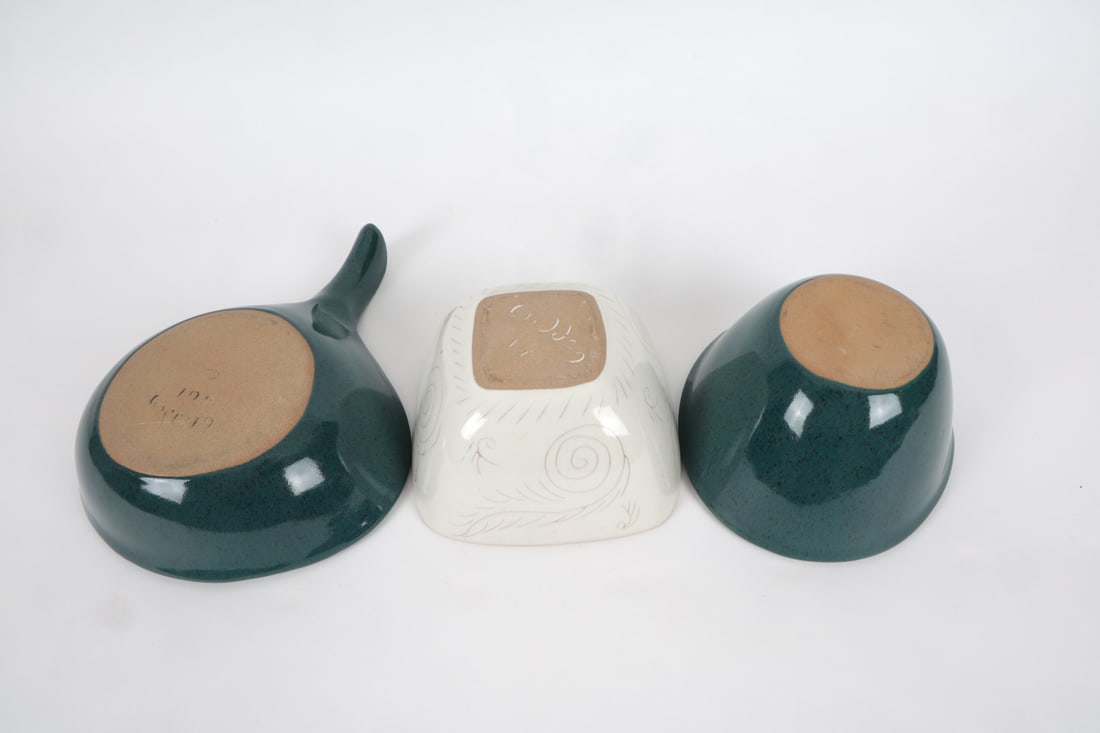 GLIDDEN POTTERY GROUPING - 11