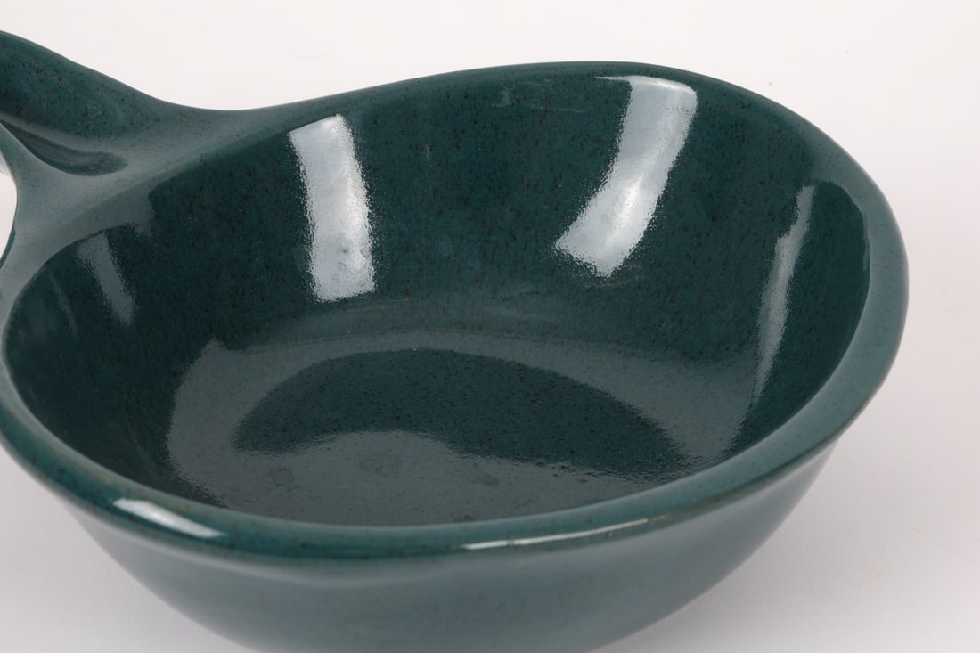 GLIDDEN POTTERY GROUPING - 5
