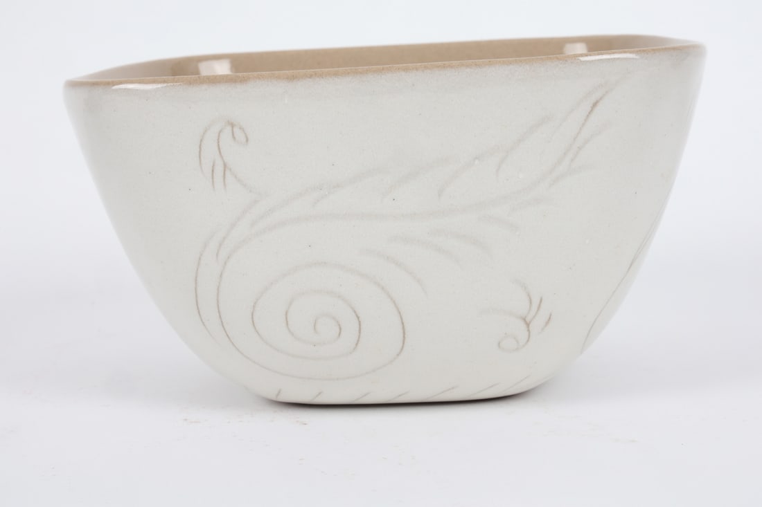 GLIDDEN POTTERY GROUPING - 8