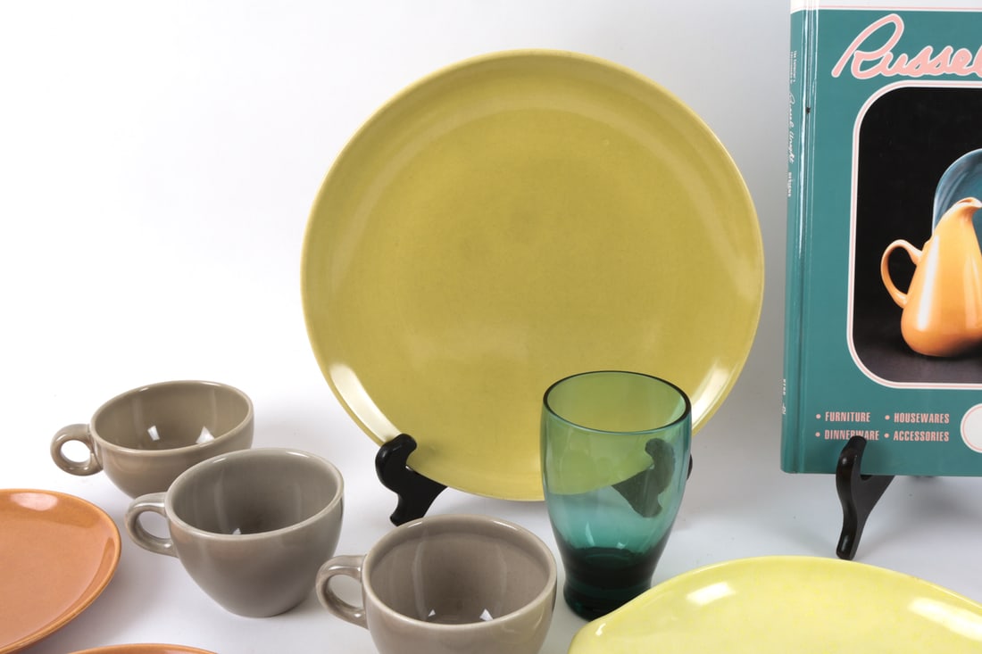 RUSSEL WRIGHT TABLEWARE & FLATWARE GROUPING - 4