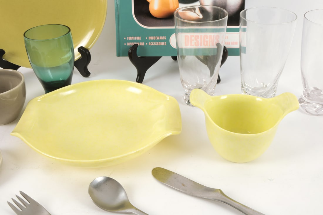 RUSSEL WRIGHT TABLEWARE & FLATWARE GROUPING - 7