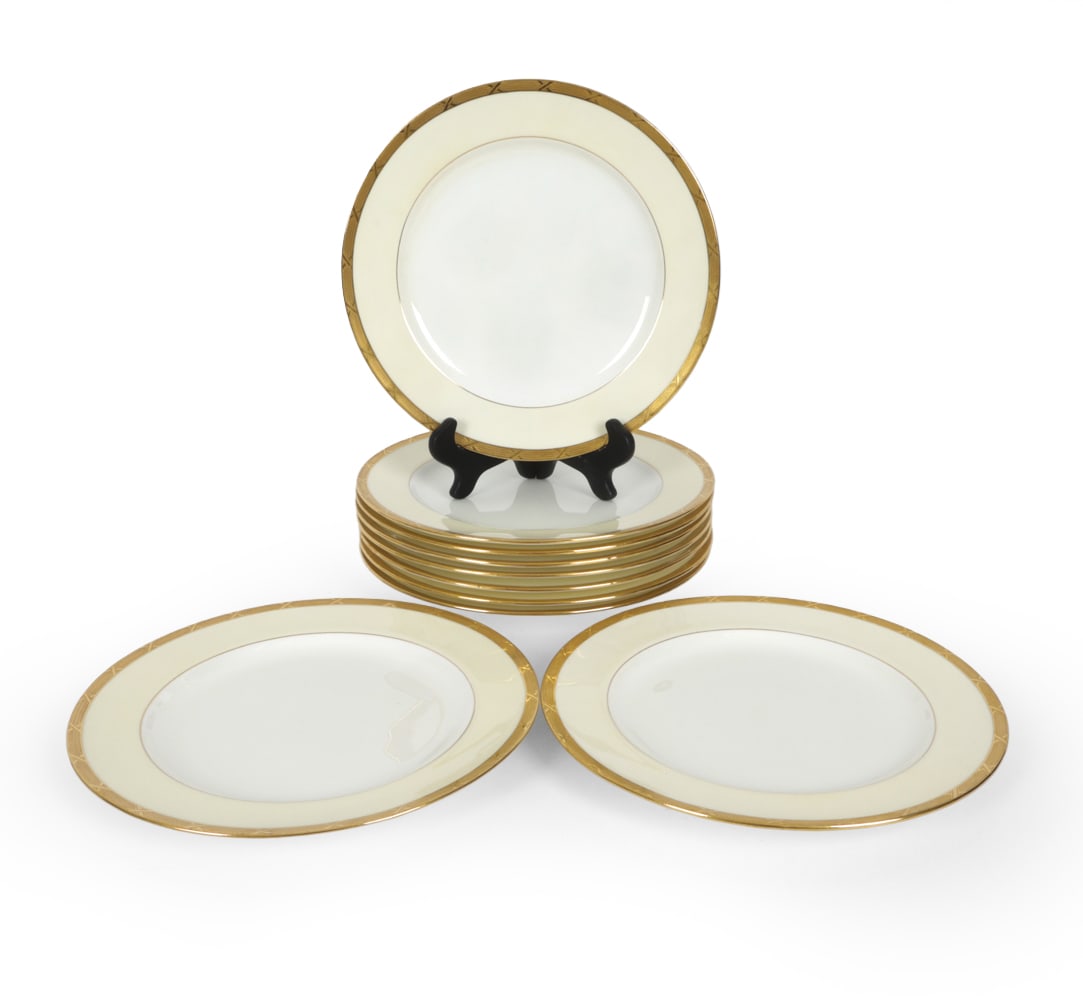 MINTON?S PORCELAIN BUCKINGHAM DINNER PLATES: Minton English porcelain dinner plates in the "Buckingham" pattern. Includes 10 pieces labeled underneath. Dimensions: H 1" x Dia. 10.25" Condition: Showing very light signs of wear consistent with ag