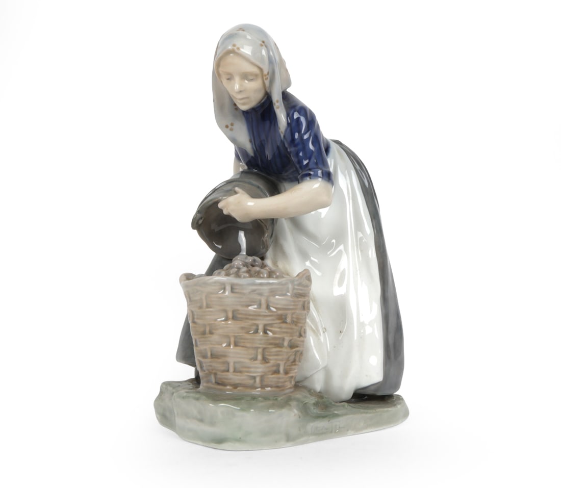 CHRISTIAN THOMAS ROYAL COPENHAGEN PORCELAIN FIGURE: Christian Thomas(Danish, 1860-1921) Royal Copenhagen porcelain figurine, "Women collecting potatoes", Model 1549. Signed on bottom. marked underneath. Dimensions: H 10.25" x W 8" x D 5" Condition: Wit
