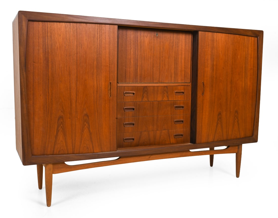 JENSEN & HERNING STYLE DANISH TEAK SIDEBOARD 1960S (1 of 17)