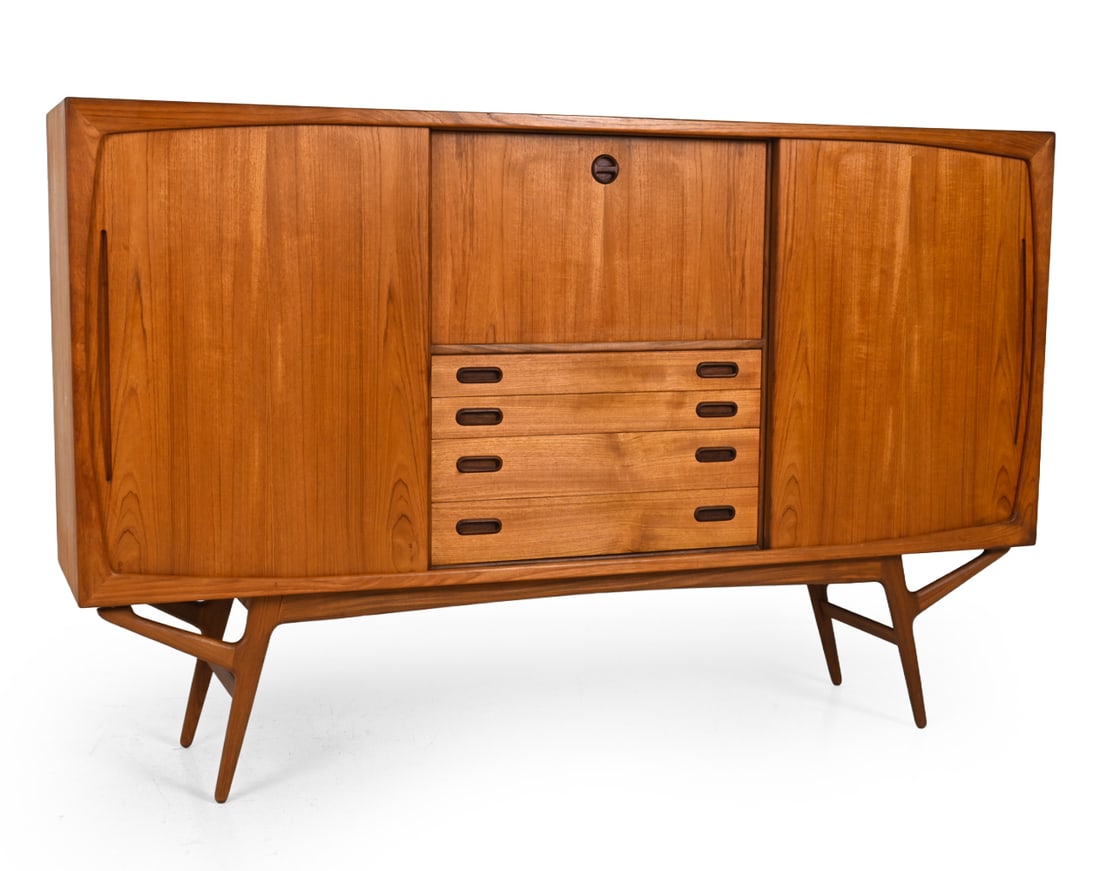 HARRY OSTERGAARD DANISH TEAK SIDEBOARD (1 of 17)