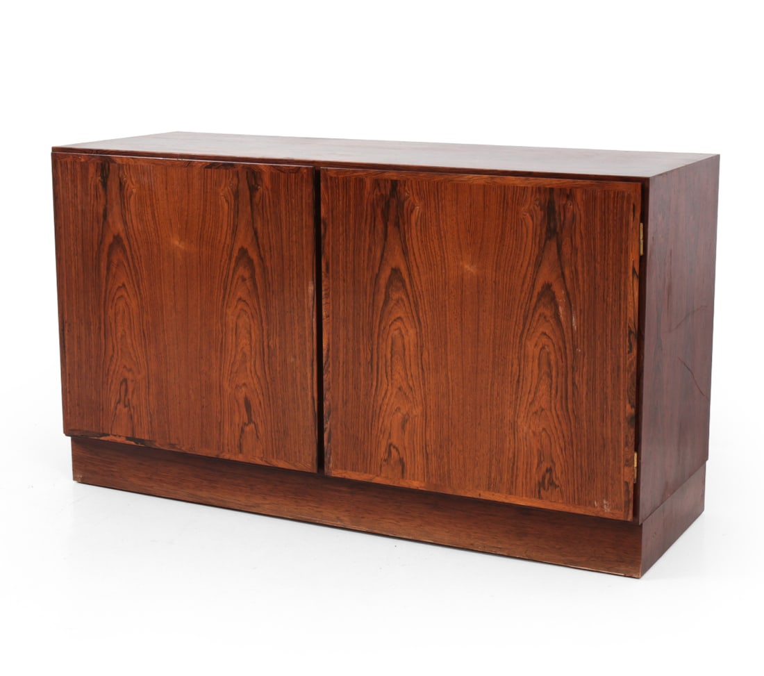 STYLE OF POUL HUNDEVAD DANISH ROSEWOOD CABINET (1 of 17)