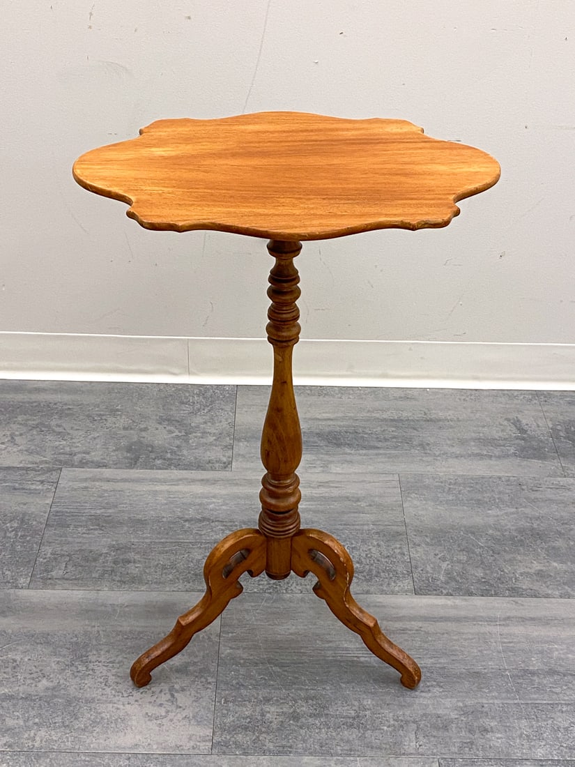 BIEDERMEIER STYLE SWEDISH WALNUT SIDE TABLE - 11