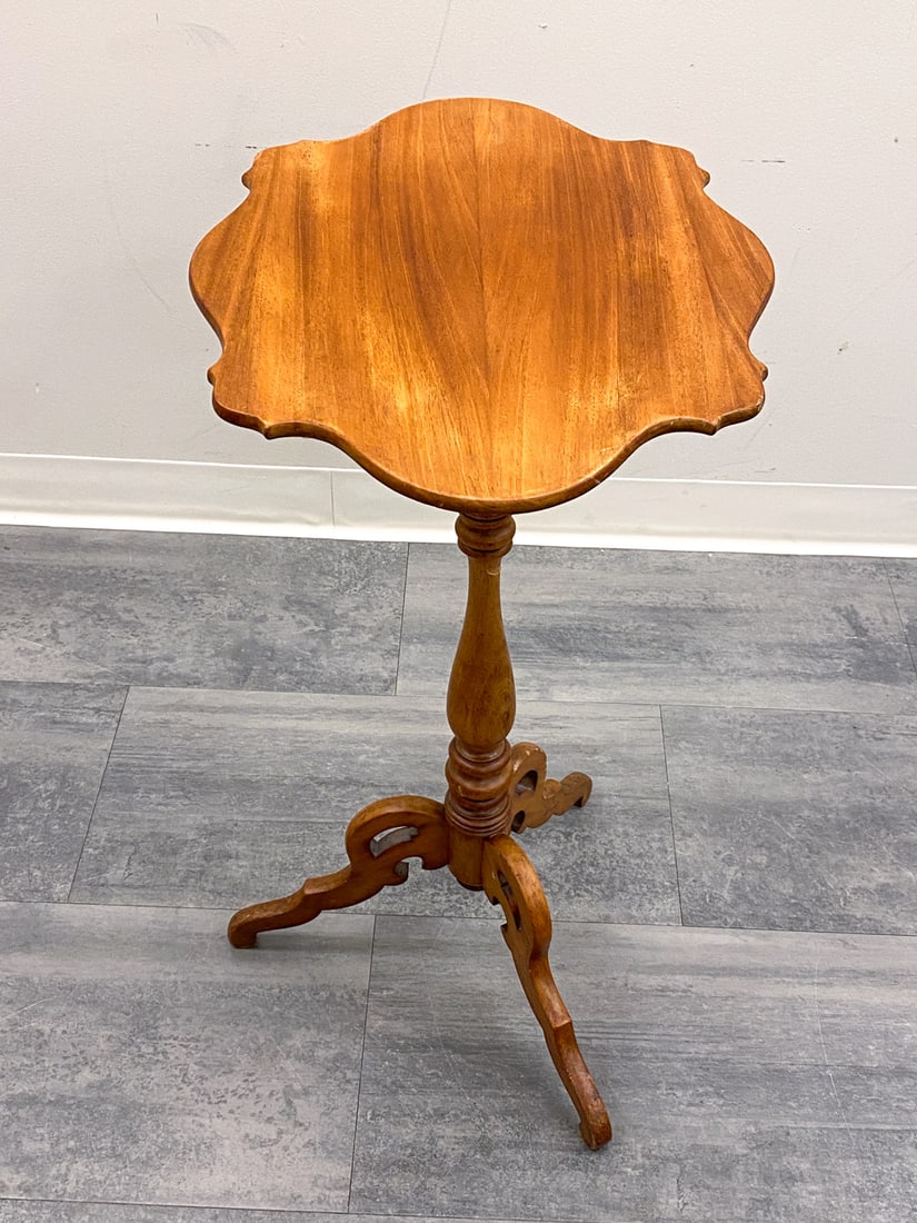 BIEDERMEIER STYLE SWEDISH WALNUT SIDE TABLE - 12