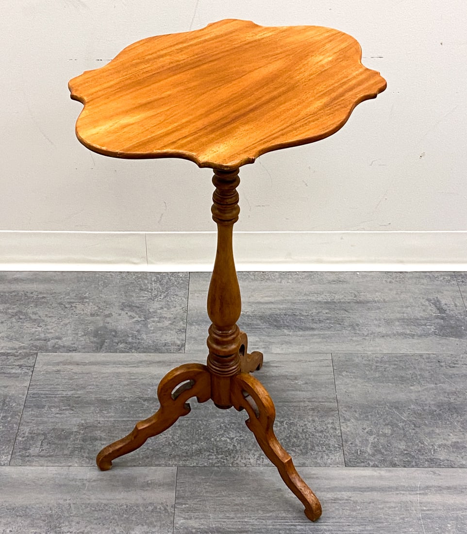 BIEDERMEIER STYLE SWEDISH WALNUT SIDE TABLE - 2