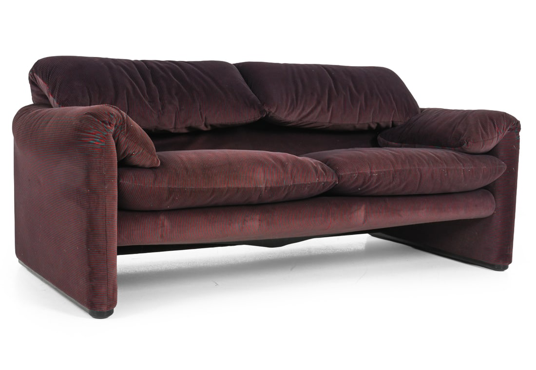 VICO MAGISTRETTI FOR CASSINA "MARALUNGA" SOFA (1 of 12)