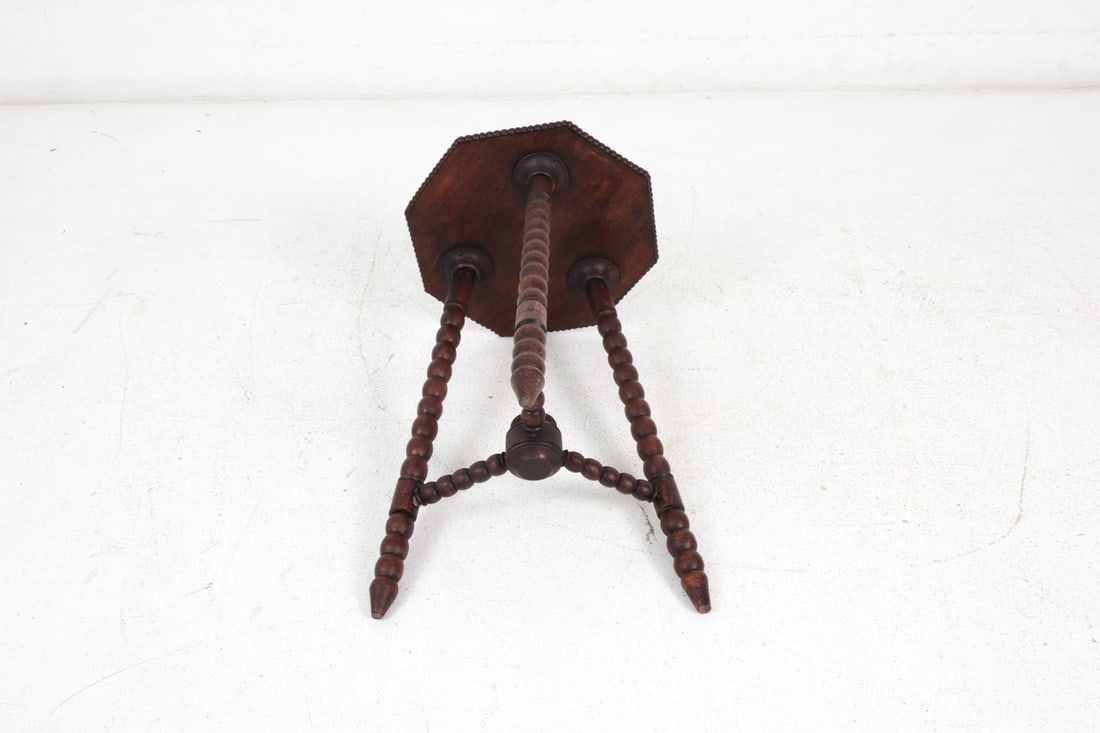 DUTCH BOBBIN TURNED OAK SIDE TABLE - 14