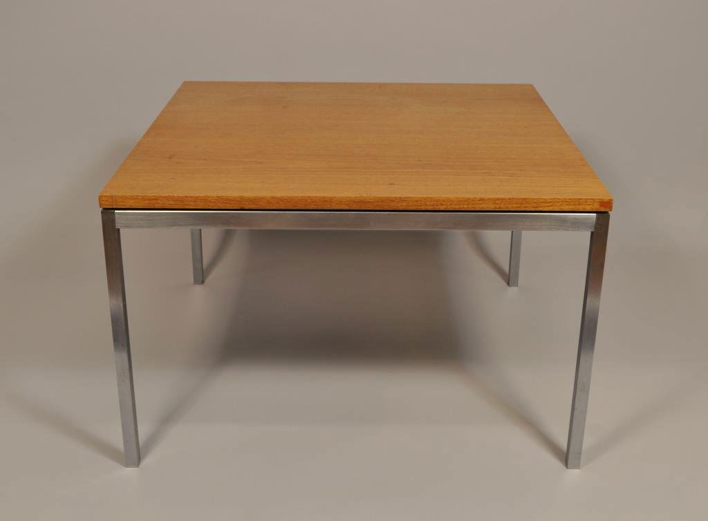 RICHARD SCHULTZ FOR KNOLL COFFEE TABLE: Dimensions: H 17" X L 27" X W 27"