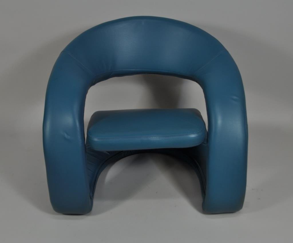 JAYMAR BLUE LEATHER MODERN CHAIR: 29.5" H x 34" L x 32" W Condition: Good, very light gray marks on right arm.