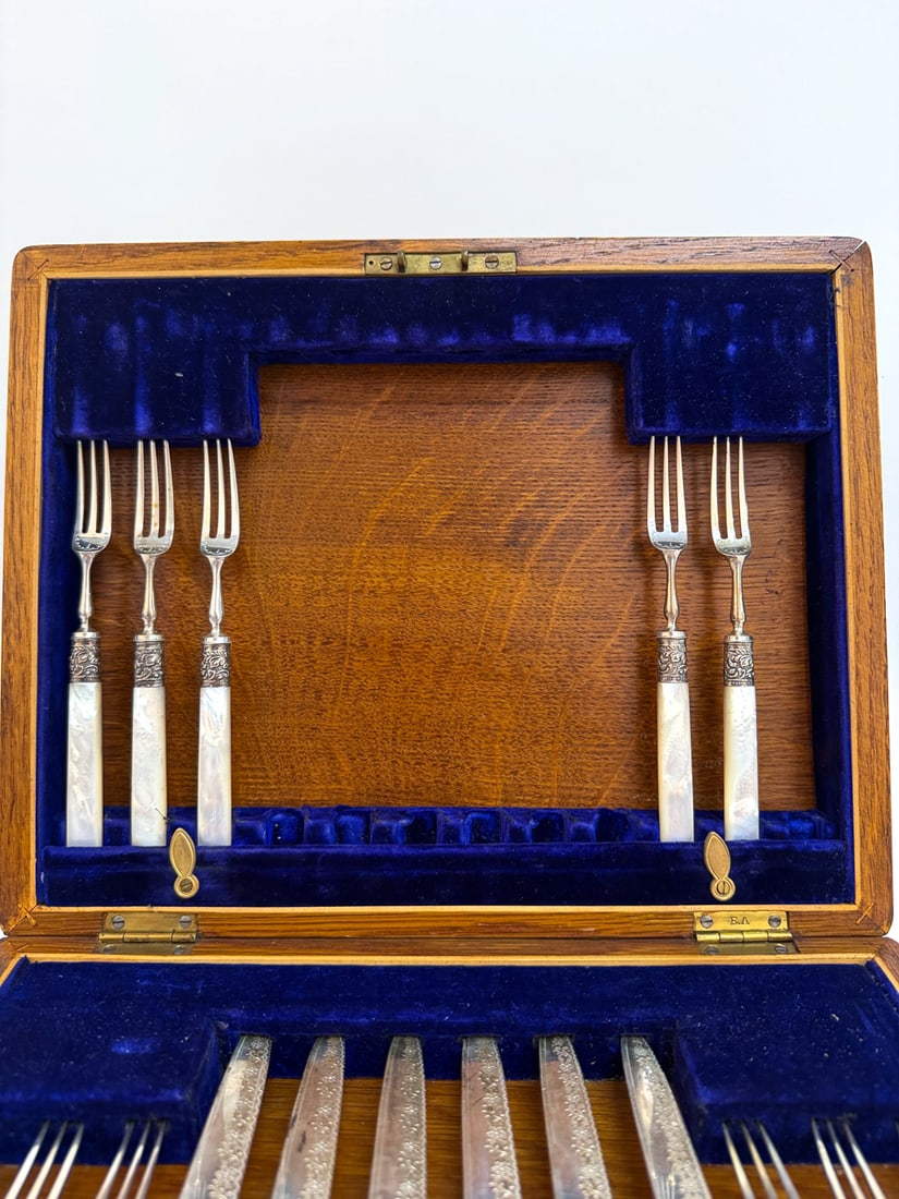 HARRODS SILVER DESSERT FRUIT FLATWARE GROUPING - 3