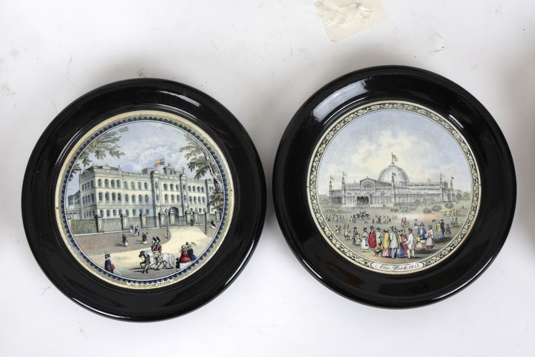 DECORATIVE PORCELAIN GROUPING - 12