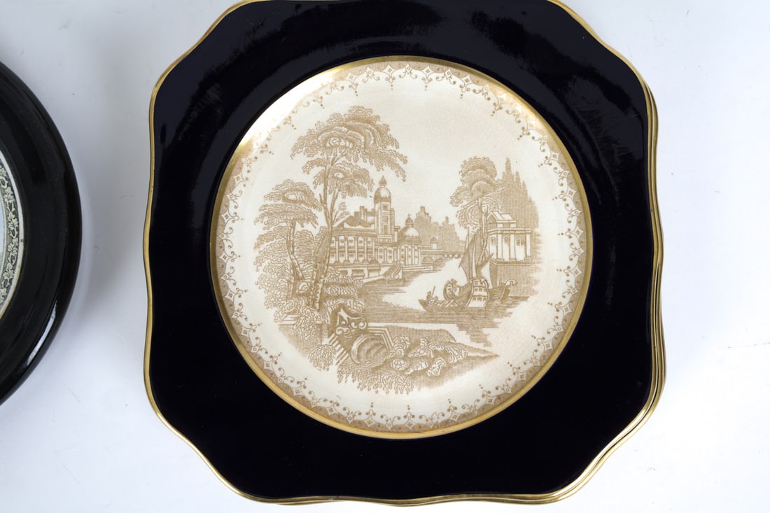 DECORATIVE PORCELAIN GROUPING - 14