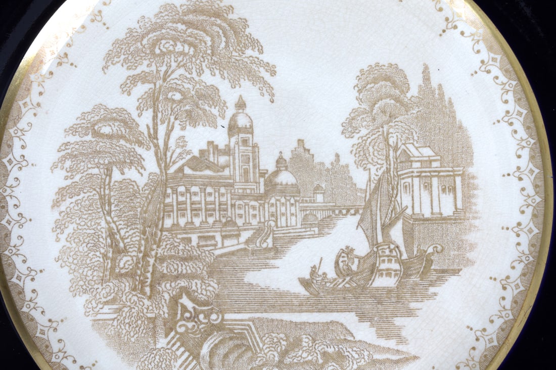 DECORATIVE PORCELAIN GROUPING - 15