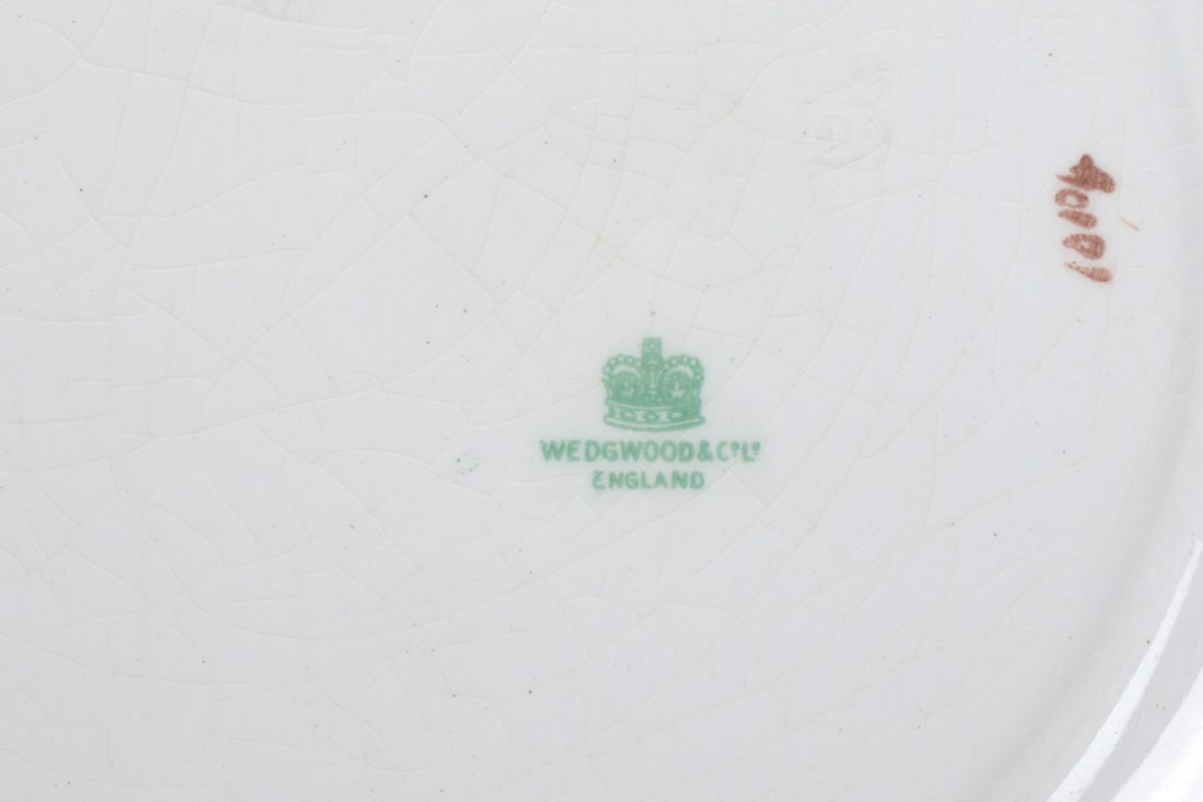 DECORATIVE PORCELAIN GROUPING - 20
