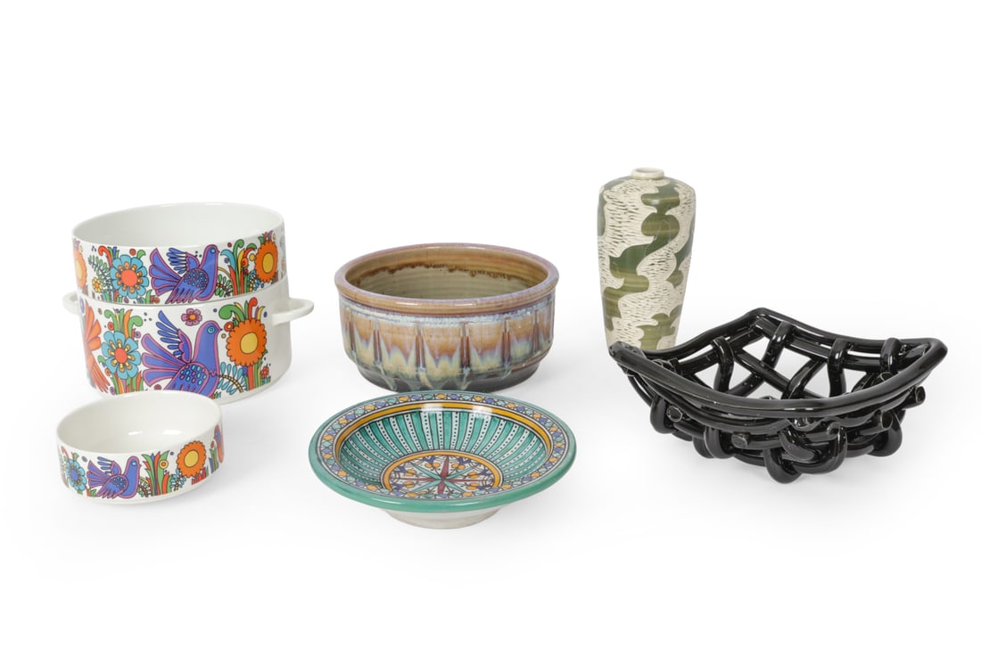 DECORATIVE PORCELAIN GROUPING - 2