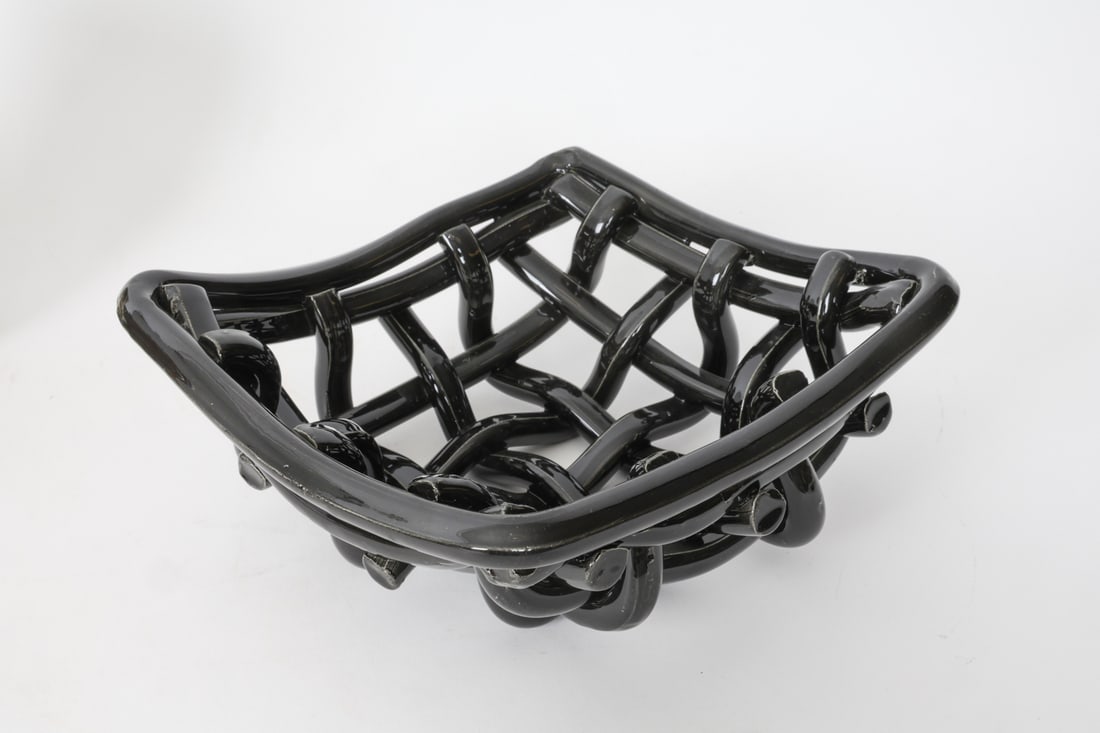 DECORATIVE PORCELAIN GROUPING - 4