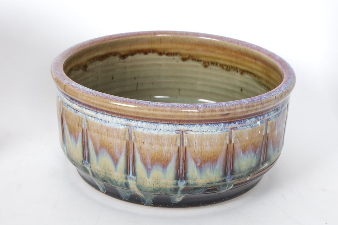 DECORATIVE PORCELAIN GROUPING - 6