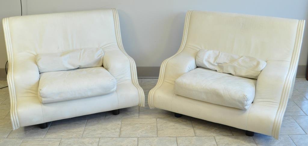 PAIR OF DE SEDE WHITE LEATHER CLUB CHAIRS: scratches on Seat 33" H x 44" L x 38" W