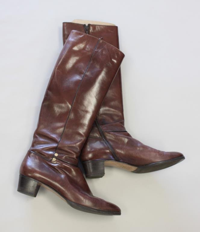SALVATORE FERRAGAMO BROWN LEATHER BOOTS: Vintage, 1960's Size: 9 Condition: good, used. Some signs of use and age.