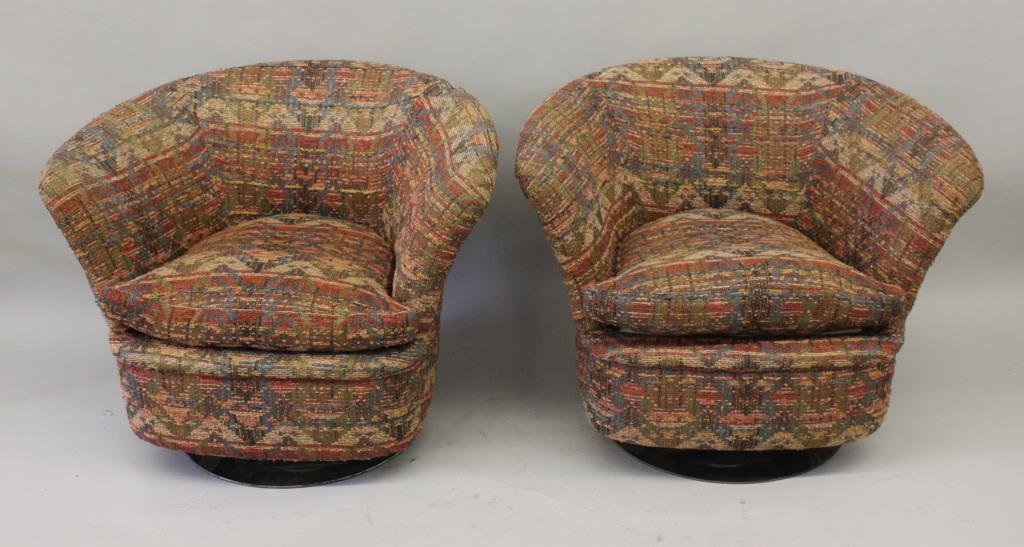 PAIR OF MILO BAUGHMAN THAYER COGGIN CLUB CHAIRS: Dimension: H 28" X L 34" X W 26" Condition: Good