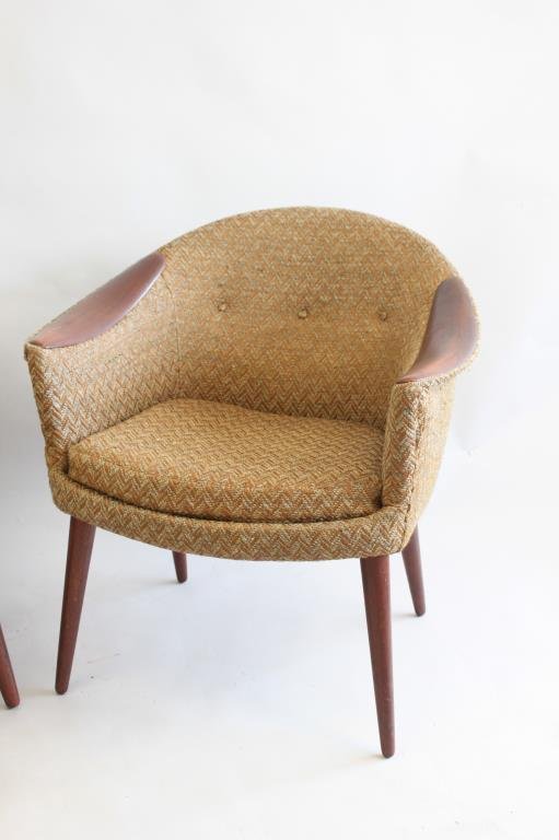 NANNA DITZEL STYLE DANISH UPHOLSTERED CHAIR: Rosewood accents to armrests Dimension: H 30" X W 29" Condition: very good