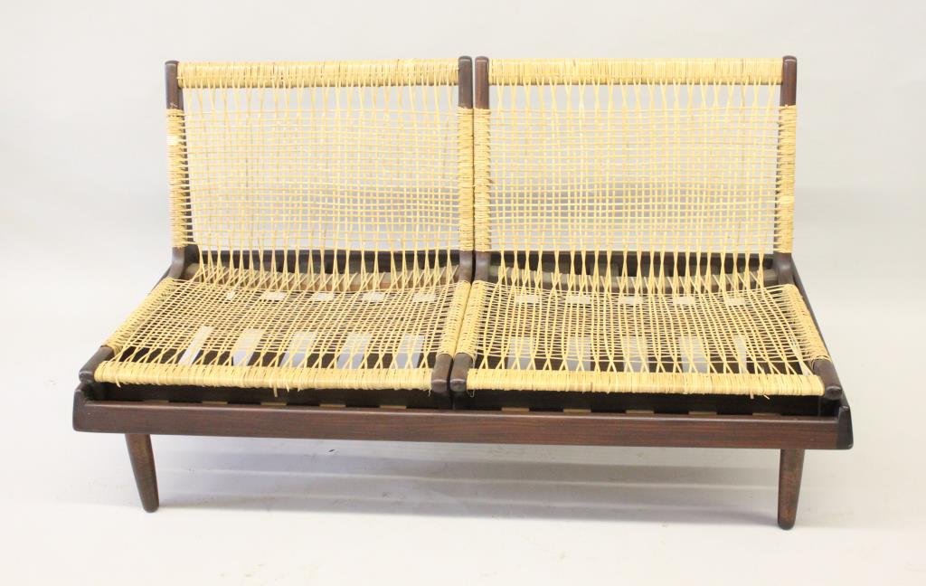 HANS OLSEN MULTI FURNITURE SETTEE: Dimension: H 28" X L 51" X W 27" Condition: Excellent