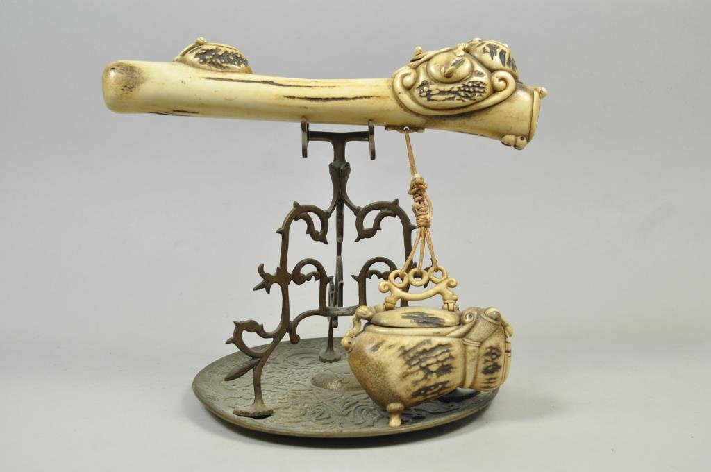 JAPANESE CARVED BONE PEN CASE & COMPARTMENTAL BOX: Dimensions (central bone): L 10" x W 1 1/2" x H 2 1/2" Condition: age appropriate wear, no apparent issues