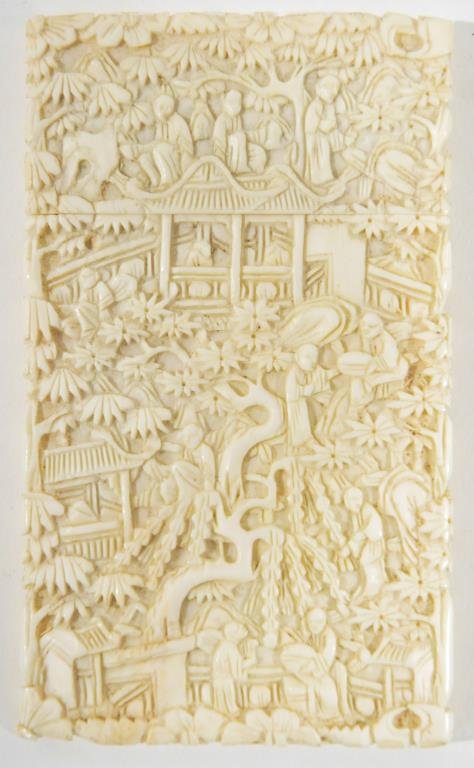 CARVED CHINESE IVORY CARD CASE: Dimension: H 3 3/4" X W 2 1/8" Condition: Good
