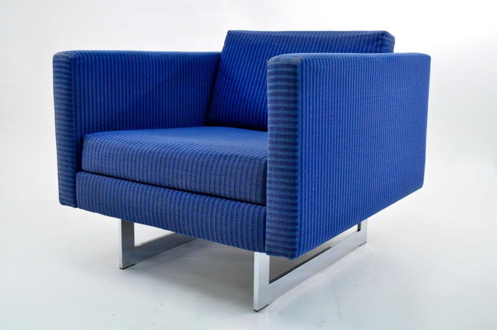 JENS RISOM CLUB CHAIR: Dimension: H 27" X W 30" X D 32" Condition: Good structural, some light fading and stains.