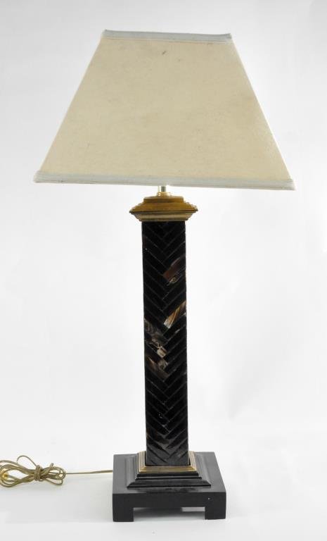 KARL SPRINGER TESSELATED HORN LAMP: Dimensions: H 30" W 16" D 16" Condition: Good