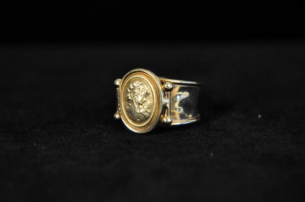 ITALIAN 14K GOLD INTAGLIO RING: Marked 14K Italy inside. Dimension: Intaglio 3/4" X 1/2" Weight: 3.9 dwt Condition: Very good.