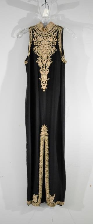 VINTAGE ANNE KLEIN SAMPLE BLACK & GOLD GOWN: Size: 8 Original sample. Condition: Good, never worn. Note: All clothing is from the same estate and mostly in very good condition. All clothing sold as is. Please preview the week before the auction
