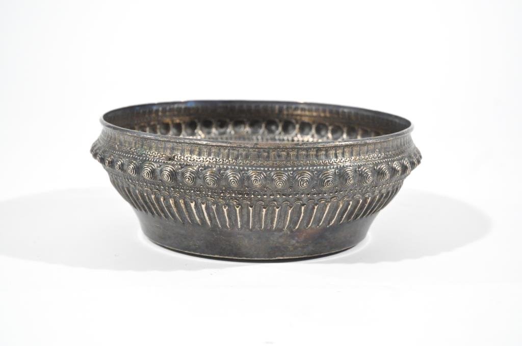 ANTIQUE STERLING SILVER SIAMESE CACHEPOT: Dimension: H 3.5" x D 9"Weight: 11.20 oztCondition: Good, signs of age. Provenance: From the descendants of a late 19th C. Siam logging operation