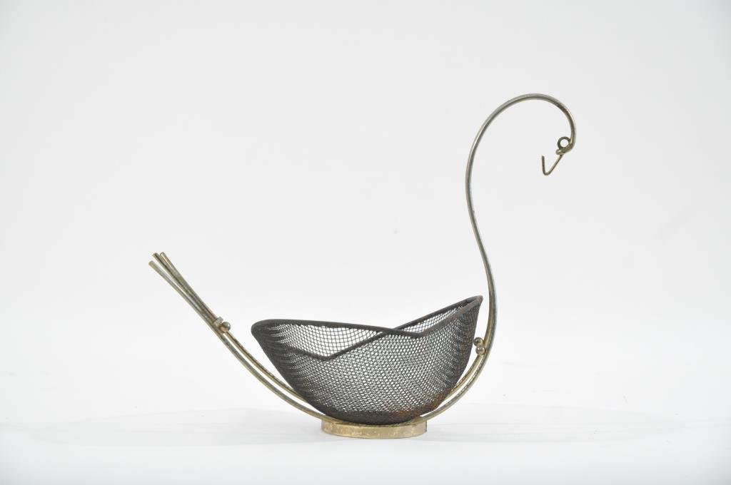 FREDERICK WEINBERG STYLE SWAN WIRE BASKET: Brass swan form with wire basket, unsignedDimensions: H 10.5" X W 13" X D 8"Condition: rust, pitting