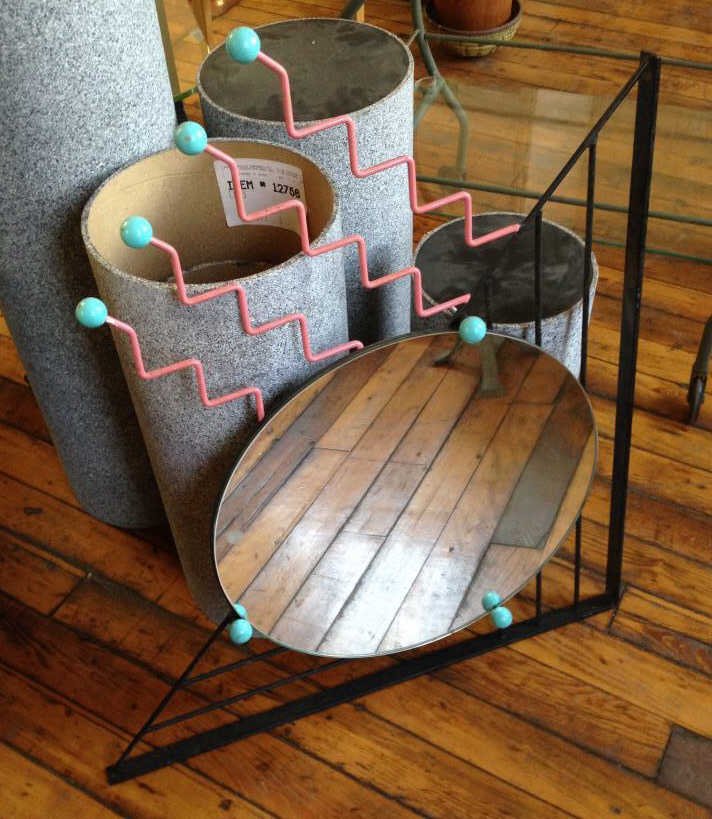 MIRROR IN THE STYLE OF MEMPHIS: Dimensions: H 33" x W 27"Condition: fairONSITE WAREHOUSE AUCTION, ITEMS MUST BE PICKED UP WITHIN 7 DAYS AFTER THE AUCTION, ALL ITEMS LEFT PAST THAT DAY WILL BE ABANDONED