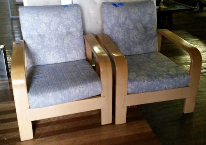 PAIR OF RUSSEL WRIGHT ARM CHAIRS: Dimensions: H 31" x W 27" x D 34"Condition: goodONSITE WAREHOUSE AUCTION, ITEMS MUST BE PICKED UP WITHIN 7 DAYS AFTER THE AUCTION, ALL ITEMS LEFT PAST THAT DAY WILL BE ABANDONED