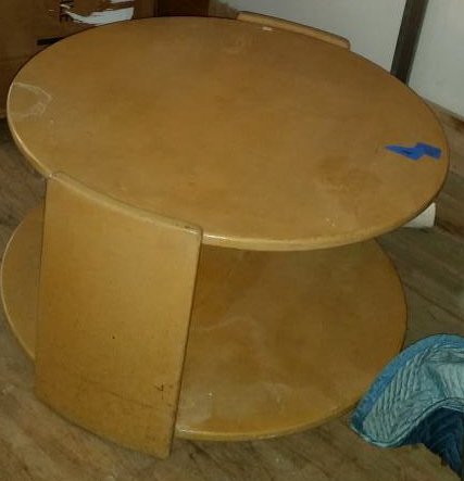 MID-CENTURY ROUND WOODEN COFFEE TABLE: Dimensions: H 16.75" x dia 30.25"Condition: fairONSITE WAREHOUSE AUCTION, ITEMS MUST BE PICKED UP WITHIN 7 DAYS AFTER THE AUCTION, ALL ITEMS LEFT PAST THAT DAY WILL BE ABANDONED