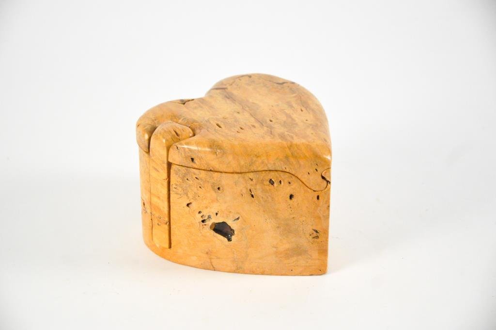 RICHARD ROTHBARD BURL WOOD PUZZLE BOX: Dimensions: H 4" X W 5.5" X D 5.5"Condition: Good