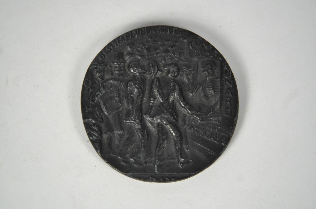 KARL GOETZ SATIRICAL LUSITANIA SINKING MEDAL: An original Goetz, dated to the bottom 5 Mai 1915. The medal is satirical in response to the German Navy's sinking of the Lusitania .His satire was aimed directly at Cunard and the German government.D