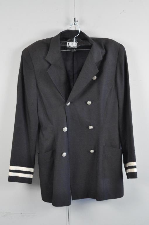 VINTAGE DKNY LADIES JACKET: Donna Karan New York, Silk Blend. Dimensions: Size 8 Condition: Small stain to sleeves, smoke free home.