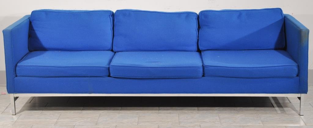 KNOLL STYLE BLUE MID-CENTURY WOOL COUCH: Dimensions: H 26.5" x W 90" x D 33.5" Condition: Some discoloration on arms, no tears or rips.