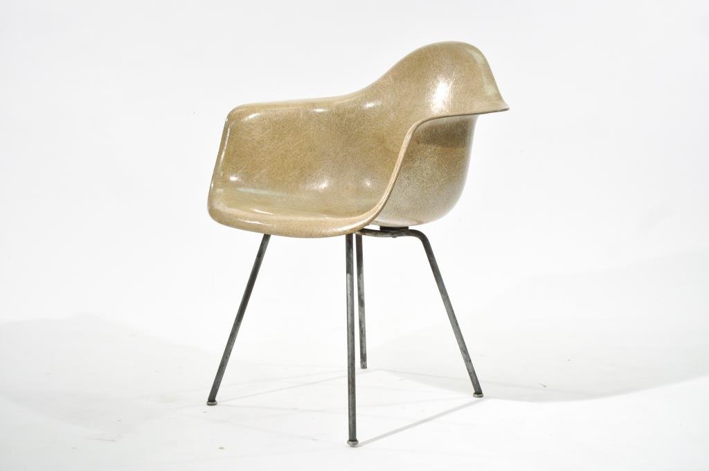 EAMES ZENITH ROPE EDGE LAX CHAIR: Original Herman Miller label to bottom, produced by ZenithDimensions: H 30" x W 25" x D 25"Condition: very good, vintage condition