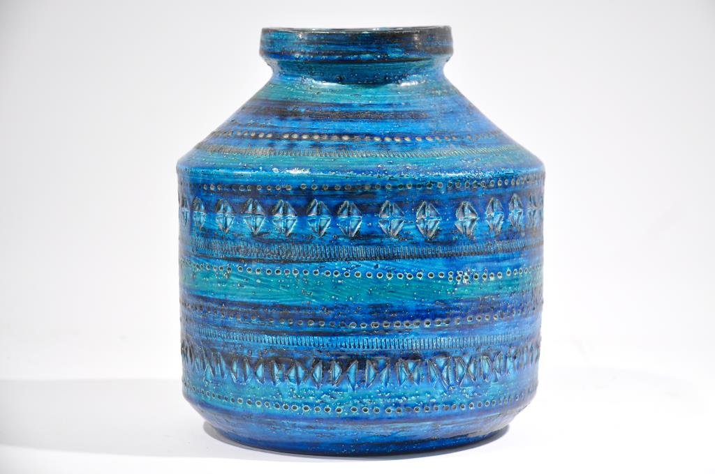 ALDO LONDI FOR BITOSSI MID-CENTURY CERAMIC VASE: With original Illums Bolighus label to bottom Dimensions: H 10" x Diameter 8" Condition: good, small chip on edge