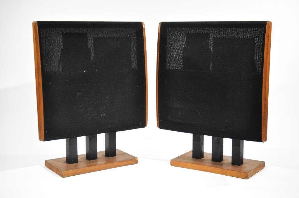 DAHLQUIST MODEL DQ-10 SPEAKERS: Phased Array, model DQ10 on wooden baseDimensions: H 29" x W 31" x D 9"Condition: good, some dents to back grill, untested