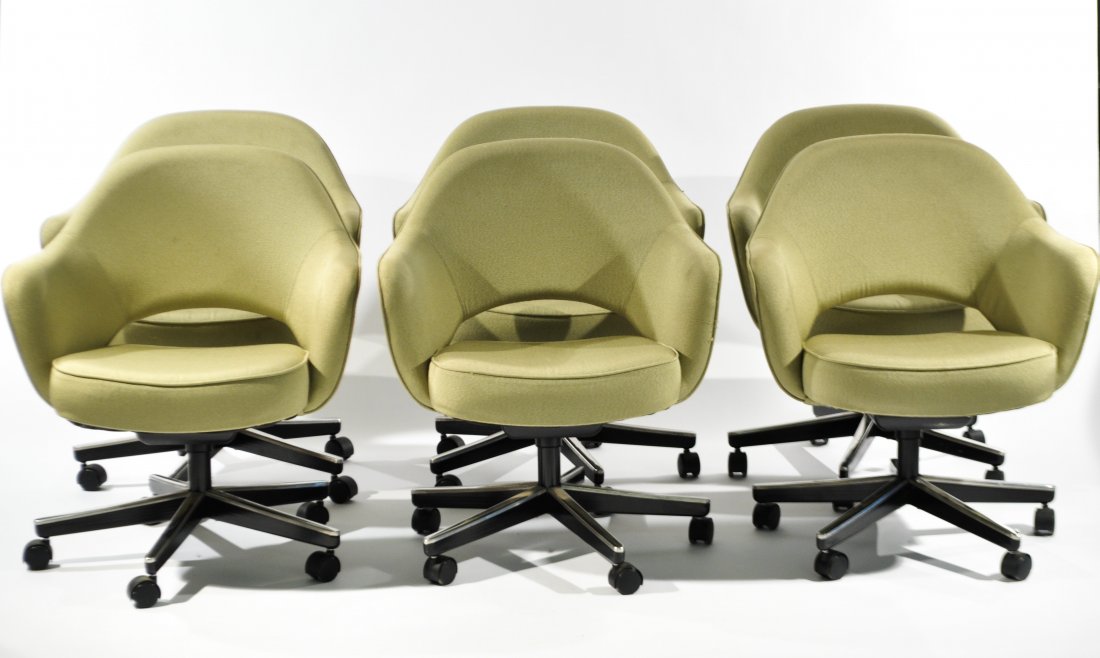 MID-CENTURY SAARINEN CHAIR LOT: With Knoll label under, set of 6Dimensions: H 31.5 x W 25.5 x D 27"Condition: Some staining to upholstery, should launder