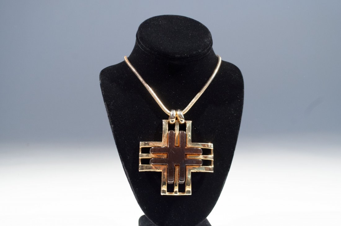 VINTAGE LANVIN FAUX TORTOISE NECKLACE: Pendant signed. Dimensions:" L 18" x Drop: 3.5"Condition: Good, used